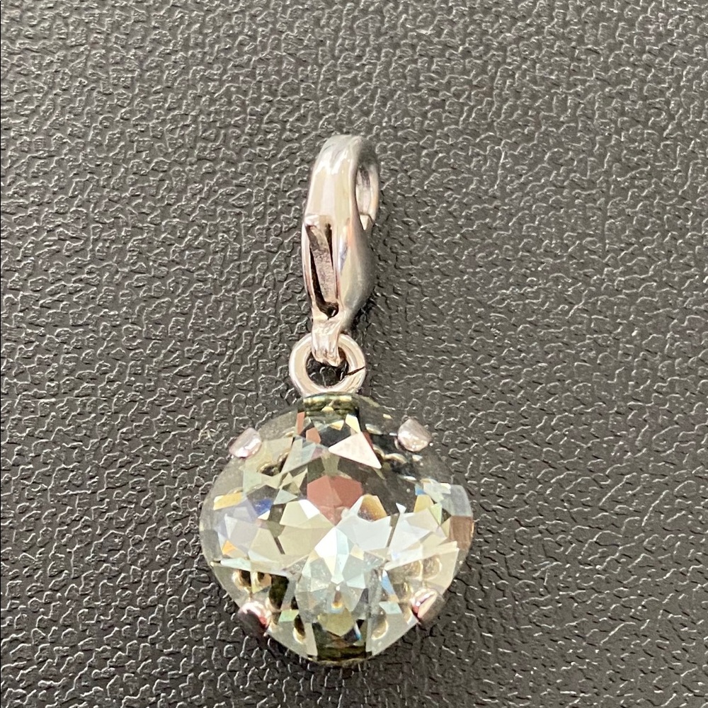 Sabika Swarovski crystal pendant.